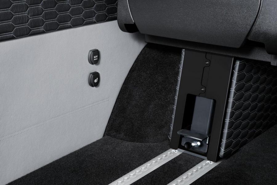 Детали интерьера Mercedes-Benz Sprinter Conference Lounge by Brabus 2016 года  (фото 9 из 15)